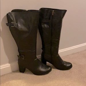 Black boots- 10W